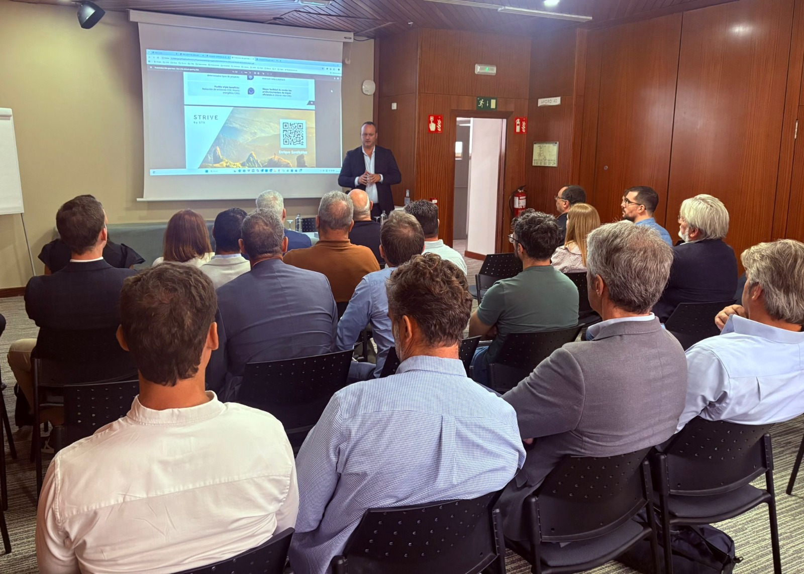 La FEHT explica con expertos las ventajas del sistema CAE para financiar proyectos de eficiencia energética en el sector hoteler